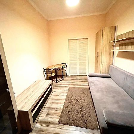 Stare Misto Apartment Lviv Bagian luar foto