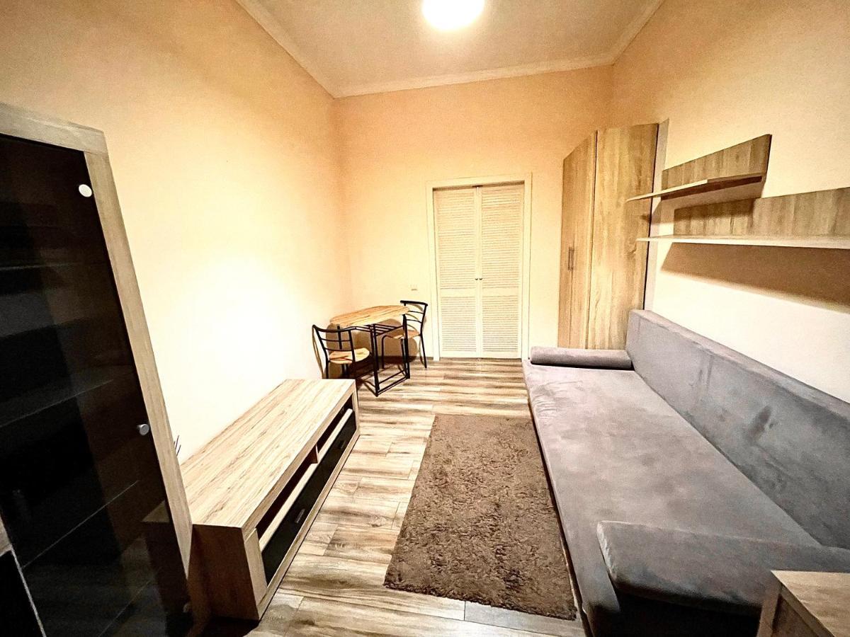 Stare Misto Apartment Lviv Bagian luar foto
